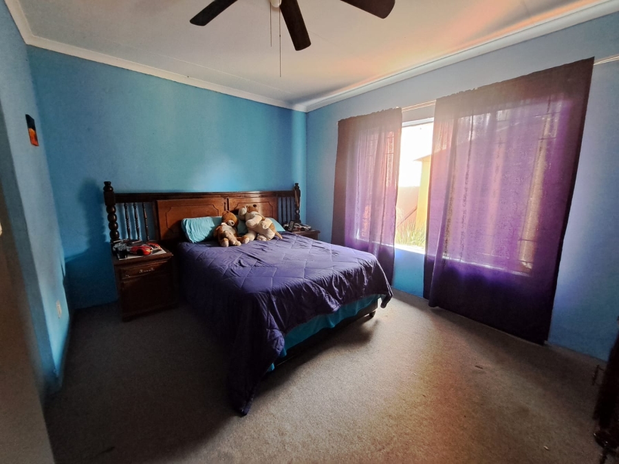 5 Bedroom Property for Sale in Oos Einde North West